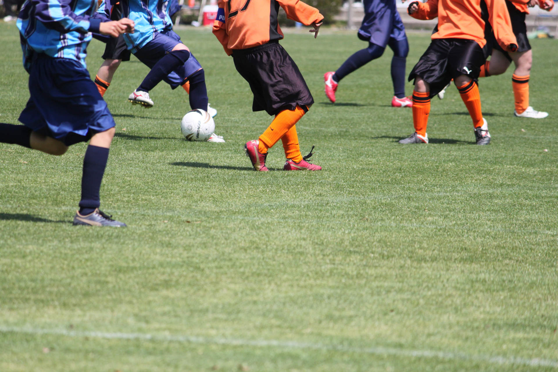 スポーツをしている人たちのイメージ画像